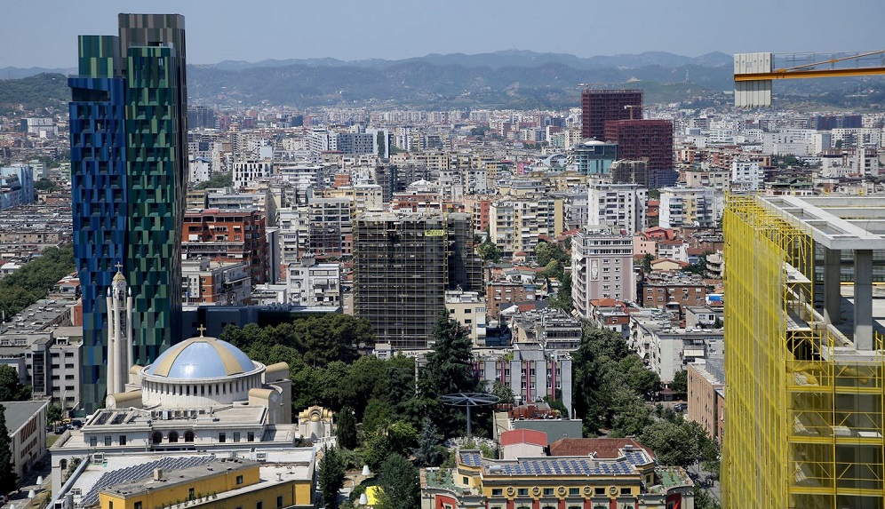 Siperfaqet e lejeve te ndertimit ne Tirane, dyfishohen ne tremujorin e dyte